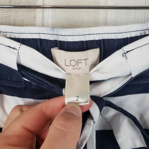 Loft Outlet Tie‎ Front Shorts Striped Size 2 - Picture 3 of 6